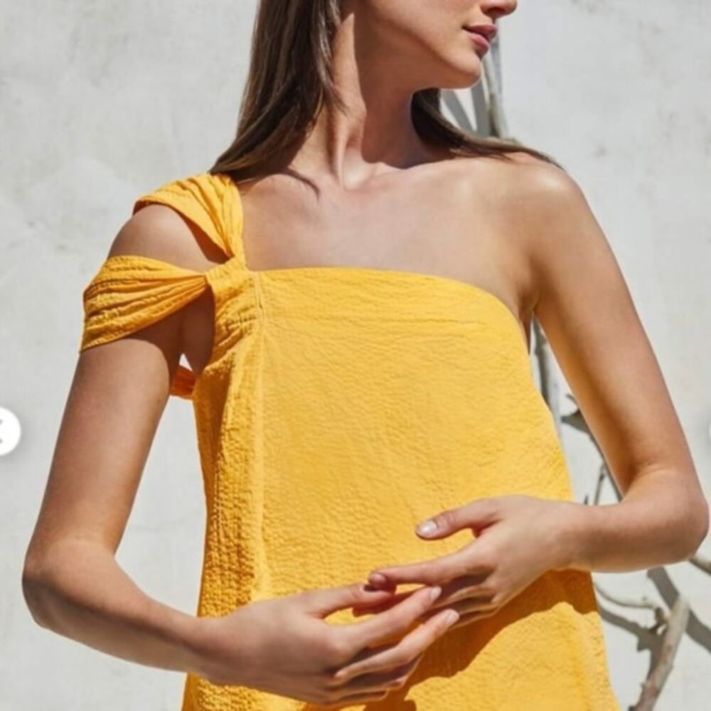 Cuyana Yellow One-Shoulder Textured Tank Top